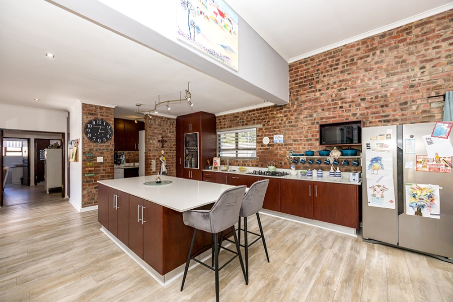 5 Bedroom Property for Sale in Parklands Western Cape